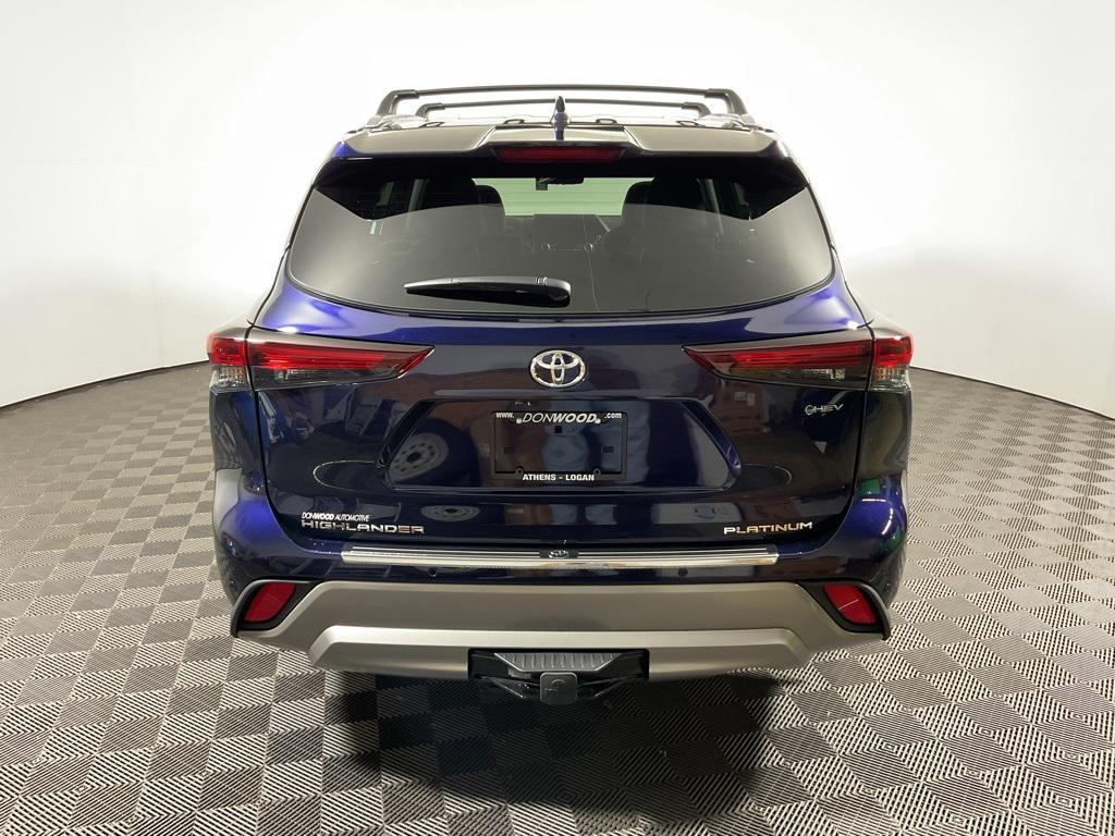 new 2025 Toyota Highlander Hybrid car, priced at $57,000