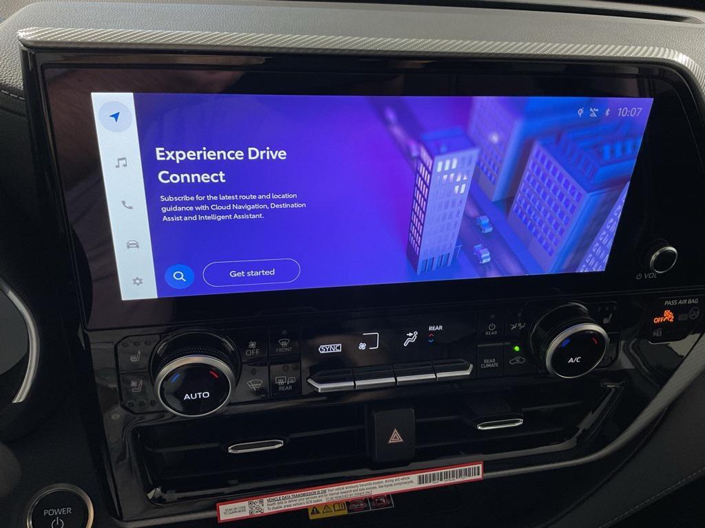 new 2025 Toyota Highlander Hybrid car, priced at $57,000