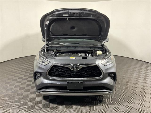 used 2020 Toyota Highlander car, priced at $32,500