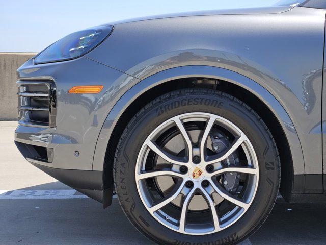 new 2025 Porsche Cayenne car, priced at $107,085