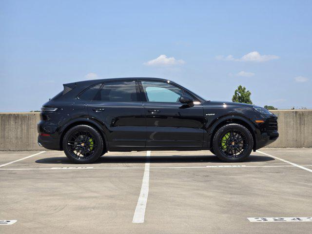 new 2025 Porsche Cayenne car, priced at $121,585