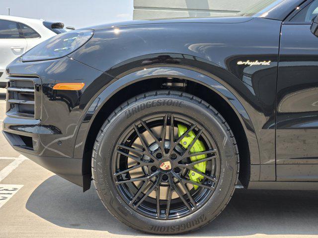 new 2025 Porsche Cayenne car, priced at $121,585