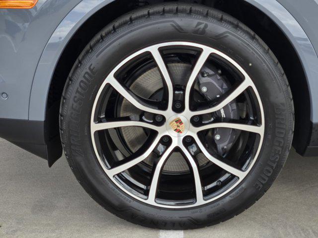 new 2025 Porsche Cayenne car, priced at $101,645