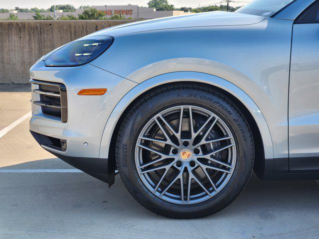 new 2025 Porsche Cayenne car, priced at $114,395