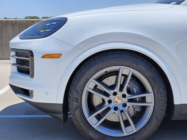 new 2025 Porsche Cayenne car, priced at $112,075