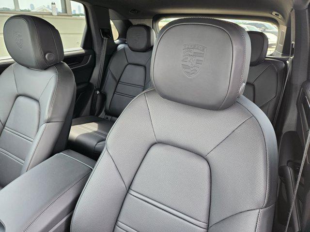 new 2025 Porsche Cayenne car, priced at $112,095