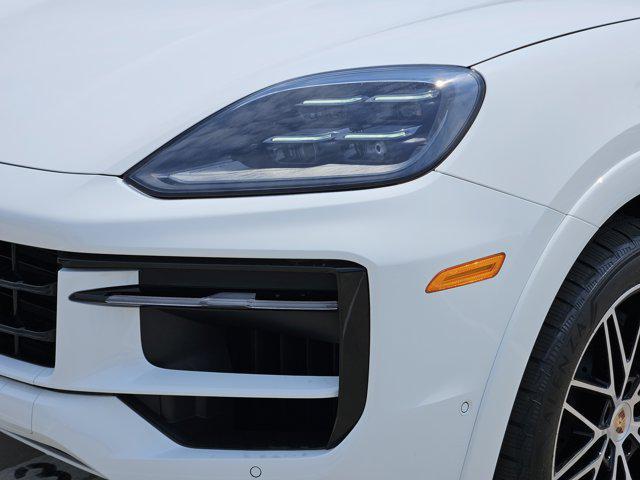 new 2025 Porsche Cayenne car, priced at $112,095