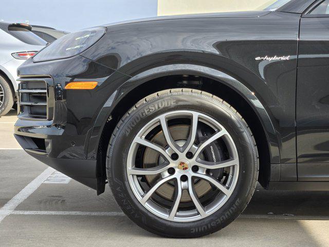 new 2025 Porsche Cayenne car, priced at $116,435