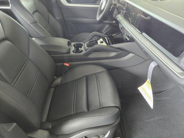 new 2025 Porsche Cayenne car, priced at $102,415