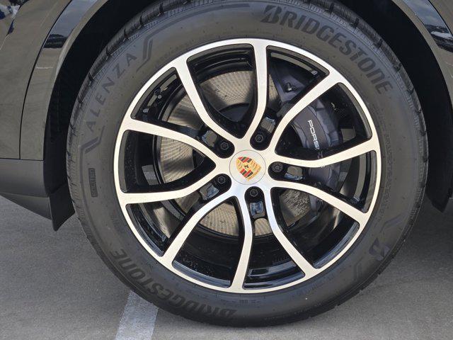 new 2025 Porsche Cayenne car, priced at $102,415