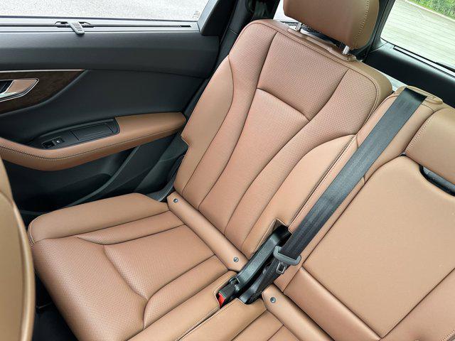 new 2025 Audi Q7 car, priced at $69,870