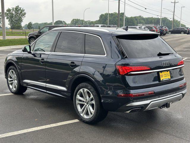 new 2025 Audi Q7 car, priced at $69,870