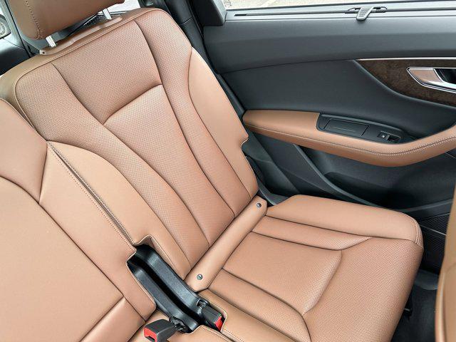 new 2025 Audi Q7 car, priced at $69,870