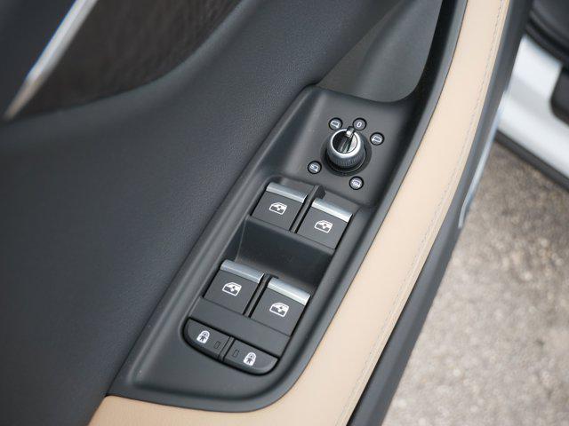 new 2025 Audi Q7 car, priced at $70,371