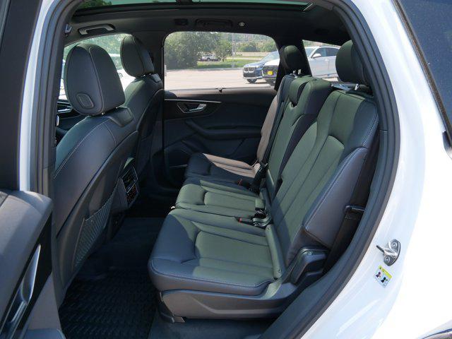new 2025 Audi Q7 car, priced at $70,151