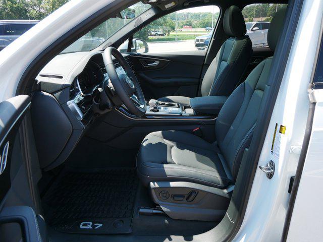 new 2025 Audi Q7 car, priced at $70,151