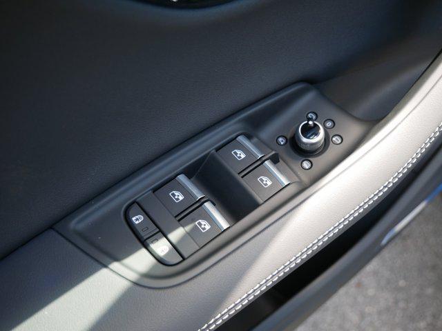 new 2025 Audi Q7 car, priced at $65,870