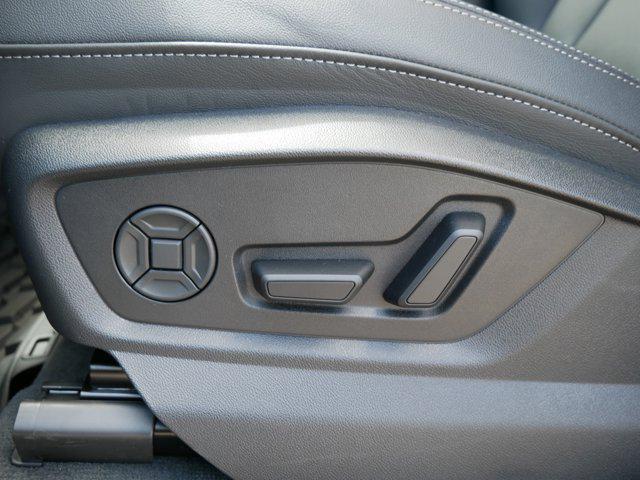 new 2025 Audi Q7 car, priced at $65,870