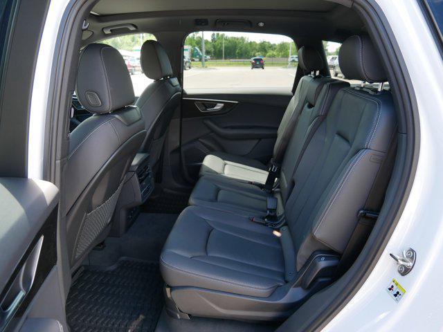 new 2025 Audi Q7 car, priced at $65,870