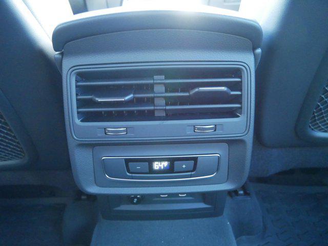 new 2025 Audi Q7 car, priced at $65,870