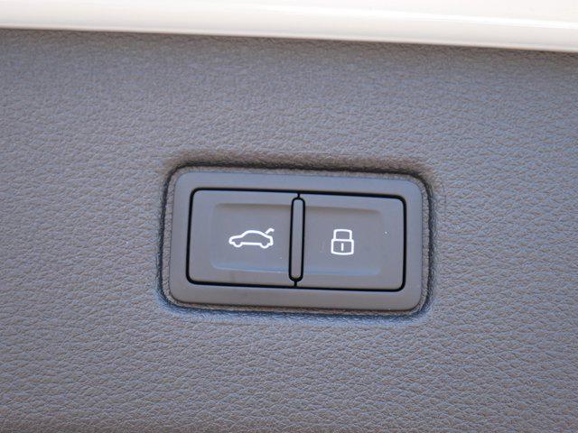 new 2025 Audi Q7 car, priced at $65,870