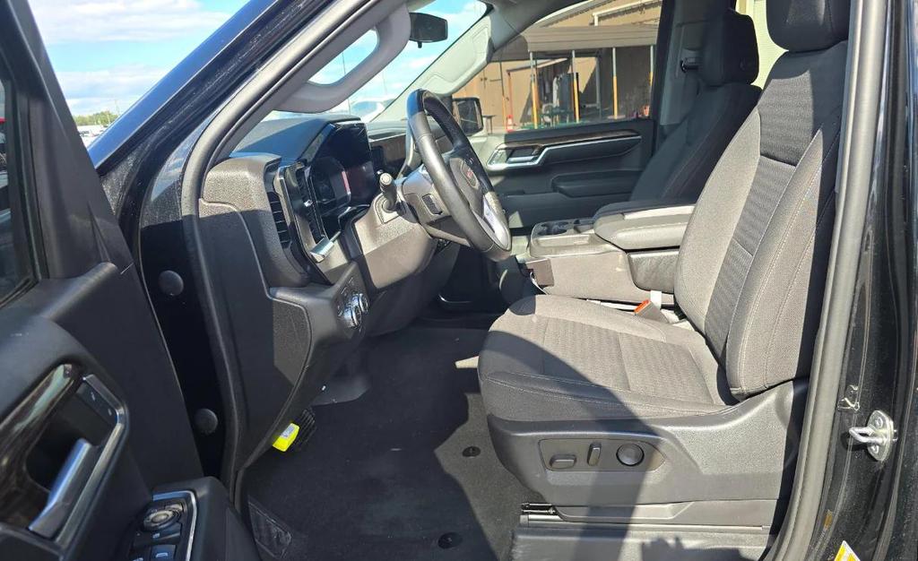 used 2023 GMC Sierra 1500 car, priced at $36,995