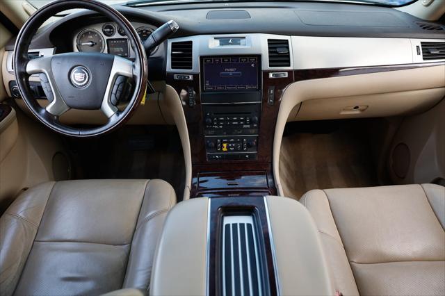 used 2013 Cadillac Escalade ESV car, priced at $15,995