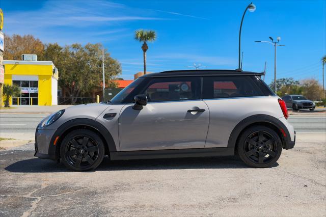 used 2022 MINI Hardtop car, priced at $18,995