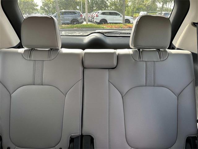 new 2025 Honda Pilot car, priced at $45,677