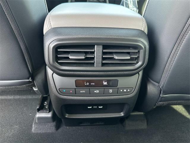 new 2025 Honda Pilot car, priced at $45,677
