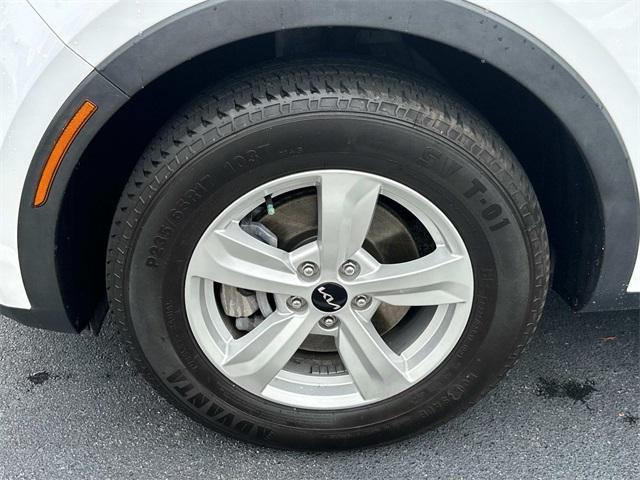 used 2022 Kia Sorento car, priced at $18,400