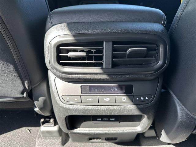 new 2025 Honda Pilot car, priced at $46,721