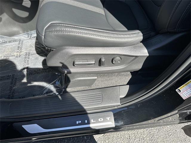 new 2025 Honda Pilot car, priced at $46,721