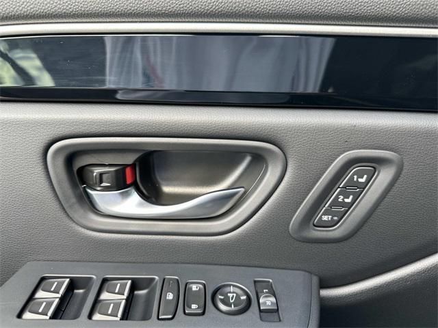 new 2025 Honda Pilot car, priced at $47,185