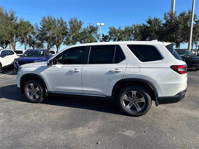 new 2025 Honda Pilot car, priced at $45,262