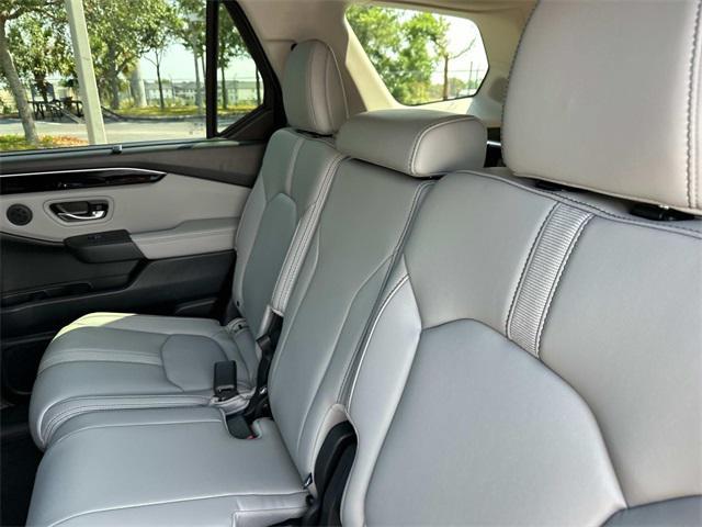 new 2025 Honda Pilot car, priced at $47,260