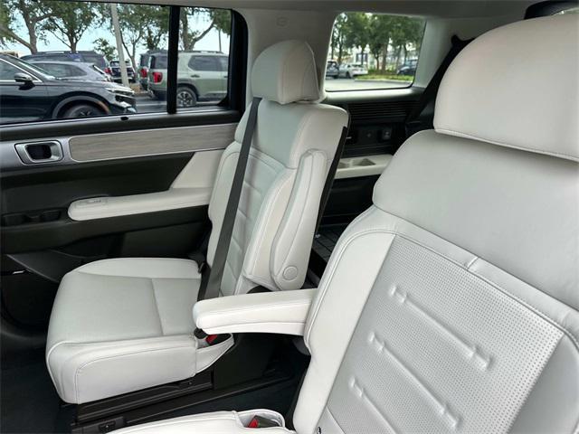 used 2024 Hyundai Santa Fe car, priced at $36,400