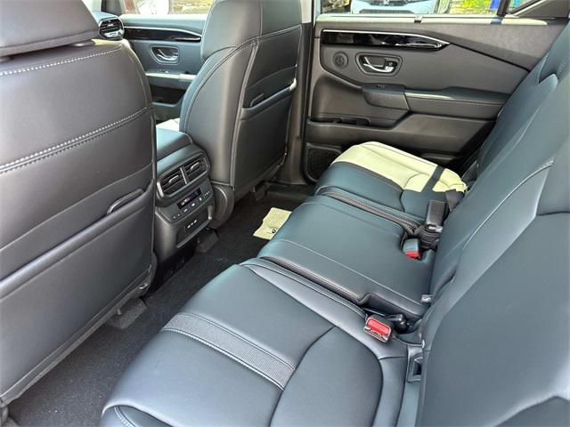 new 2025 Honda Pilot car, priced at $49,563