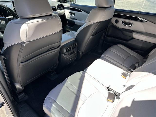 new 2025 Honda Pilot car, priced at $42,663