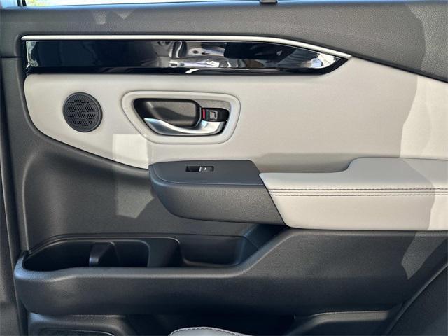 new 2025 Honda Pilot car, priced at $42,663