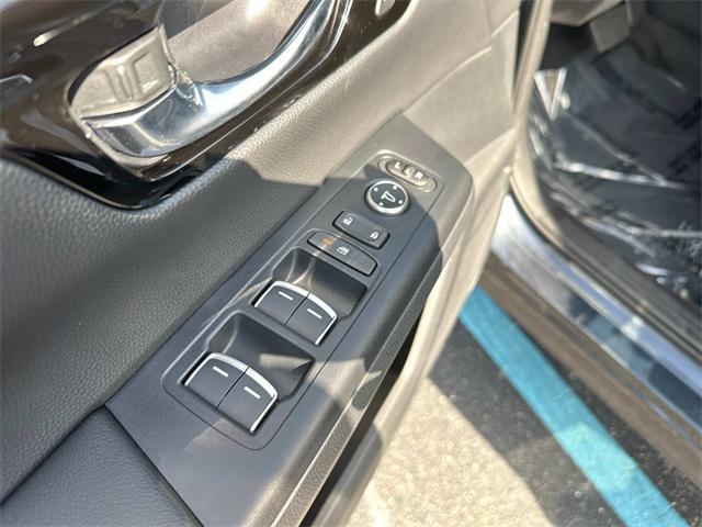 new 2025 Honda CR-V Hybrid car, priced at $39,884