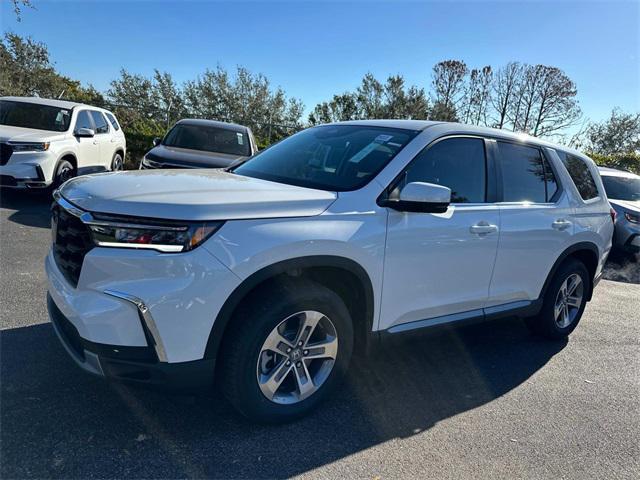 new 2025 Honda Pilot car, priced at $43,390