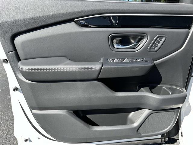 new 2025 Honda Pilot car, priced at $48,288