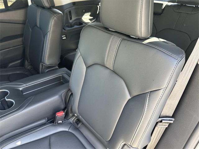 new 2025 Honda Pilot car, priced at $48,288