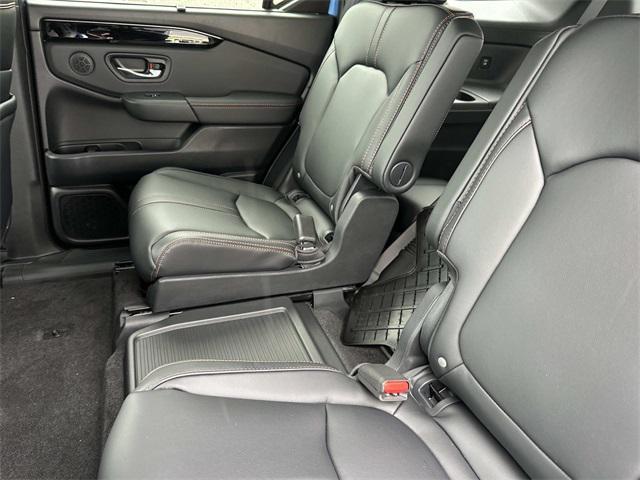 new 2025 Honda Pilot car, priced at $48,660