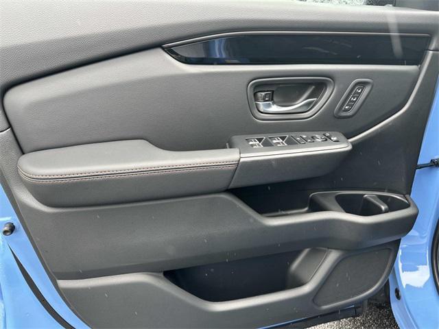new 2025 Honda Pilot car, priced at $48,660