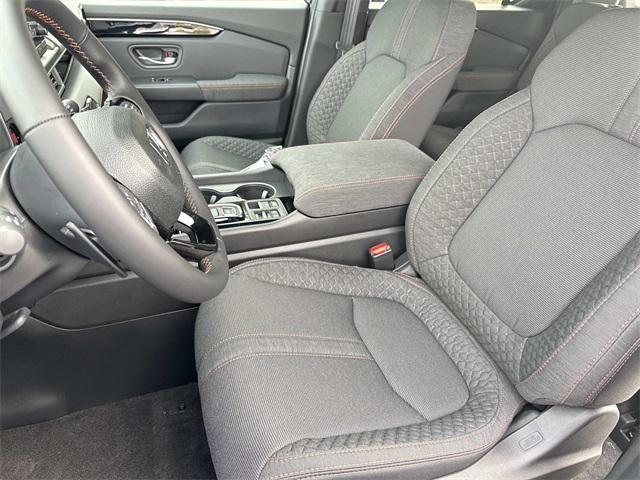 new 2025 Honda Pilot car, priced at $40,155