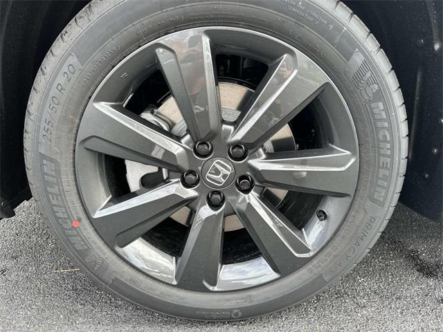 new 2025 Honda Pilot car, priced at $40,155