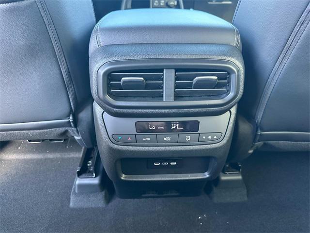 new 2025 Honda Pilot car, priced at $47,567