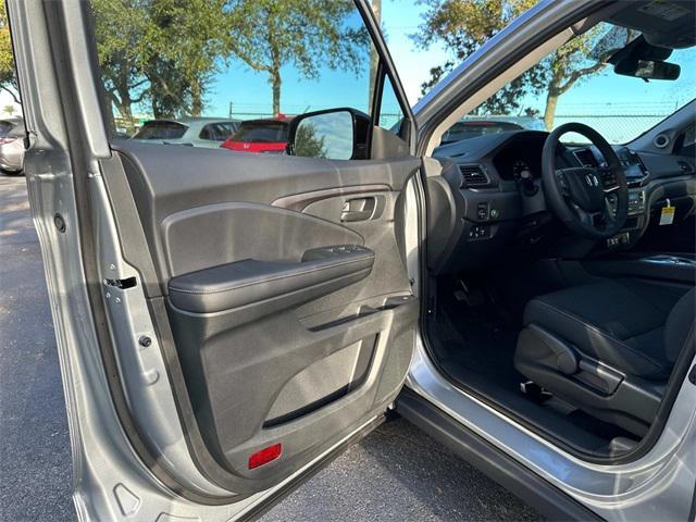 new 2025 Honda Ridgeline car, priced at $40,407